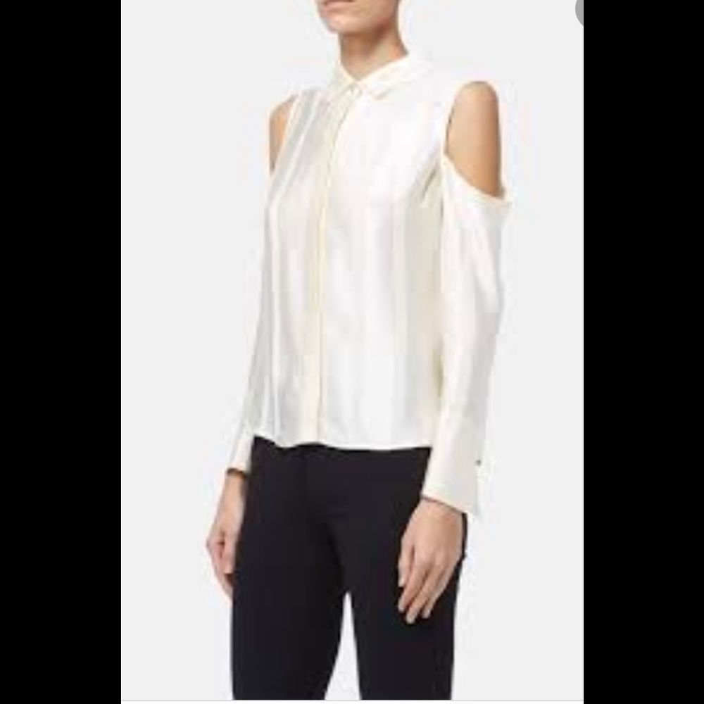 Alexis Lucielle off the shoulders ivory hidden buttons front collared blouse M